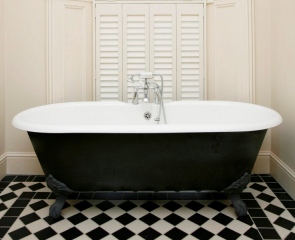 bathroom-interior-shutters-white