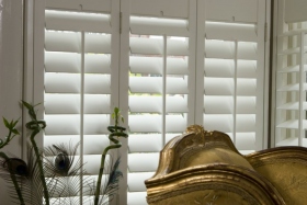 shutters-with-centre-tilt-rod