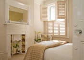 bedroom-shutters-tier-on-tier